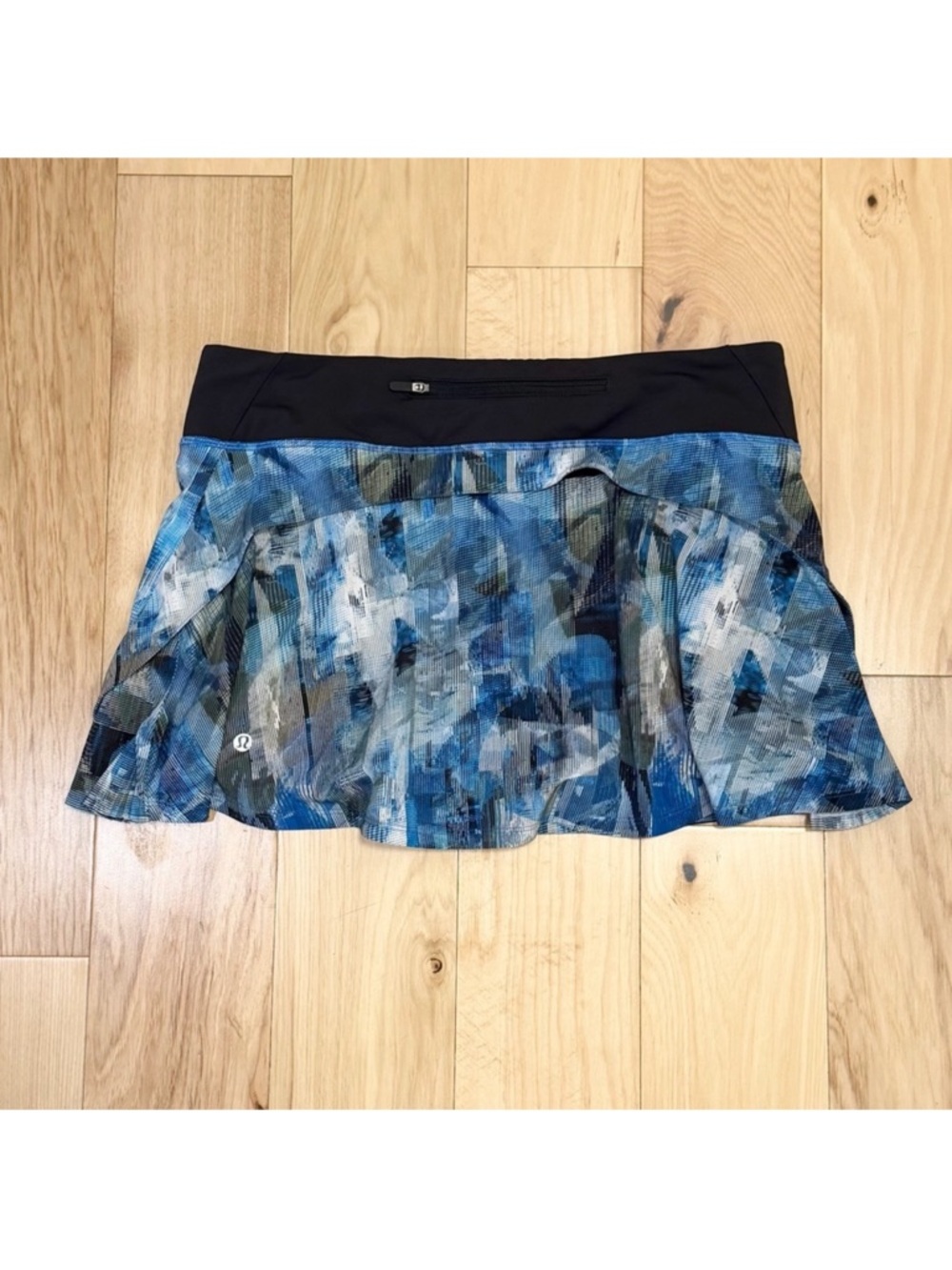 LIKE NEW Lululemon Women’s Play Off The Pleats Mid Rise Skirt